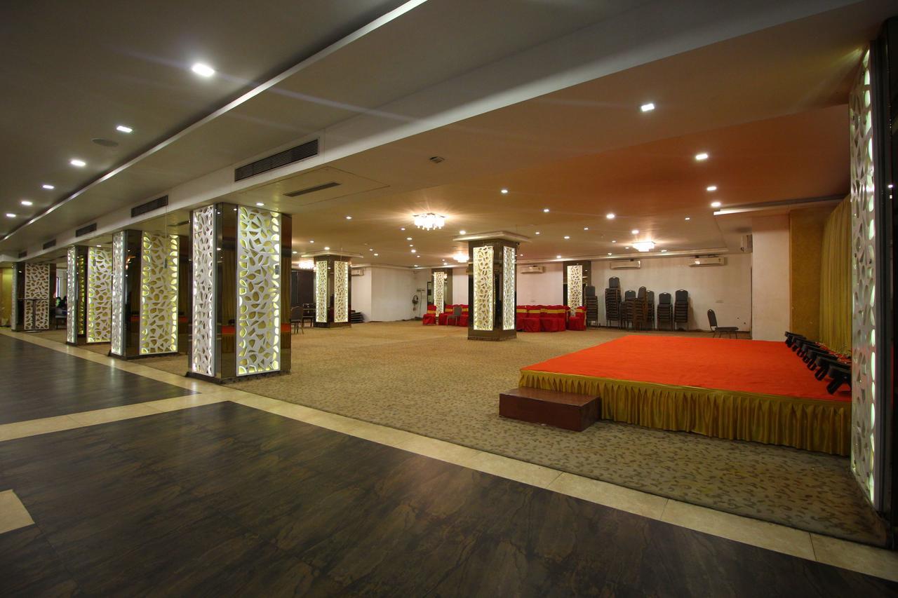 Oyo 8786 Hotel Maan Residency アーメダバード エクステリア 写真